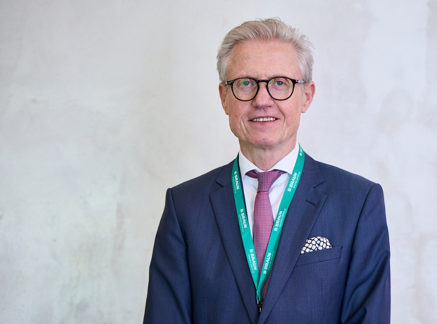 Prof. Dr. René H. Fortelny