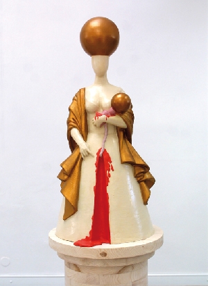 Markéta Korečková: Královna - 190 x 50 x 50 cm, polyester, dřevo, 2003