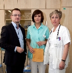 Martin Kuncek s personálem dialyzačního centra v Plzni