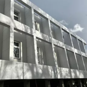 Probíhající výstavba dialyzačního střediska B. Braun Avitum v Třinci