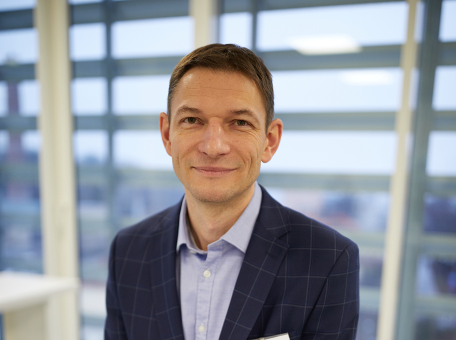 MUDr. Jan Bureš je anesteziolog a intenzivista