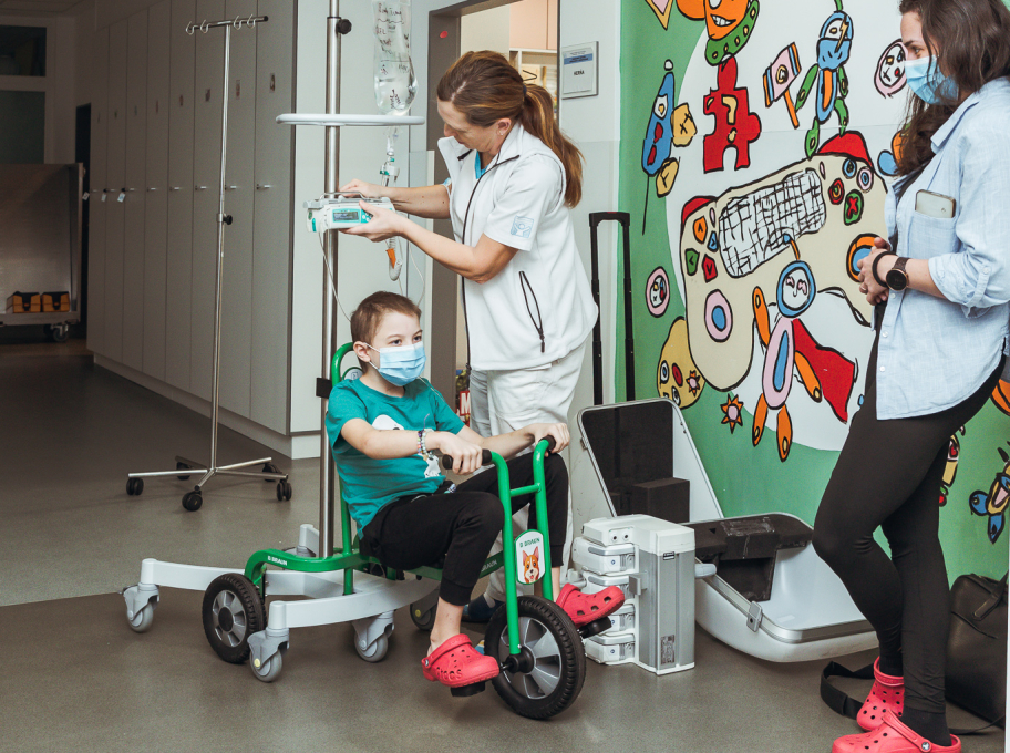 •	Košice – trojkolka s psíkom Detská fakultná nemocnica Košice, Oddelenie detskej onkológie a hematológie