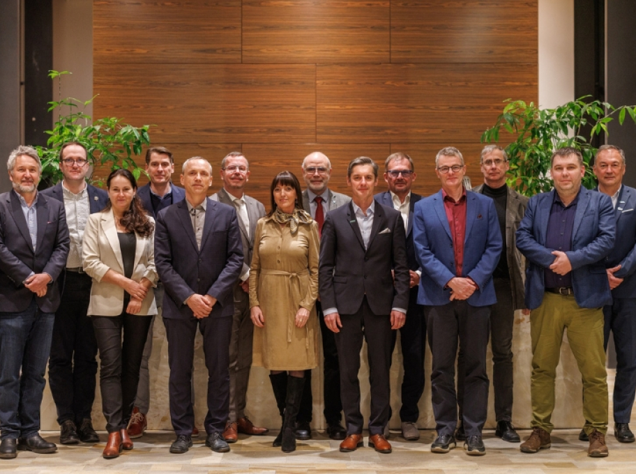 Nově jmenovaná Vědecká rada Aesculap Academy pro období 2026-2027