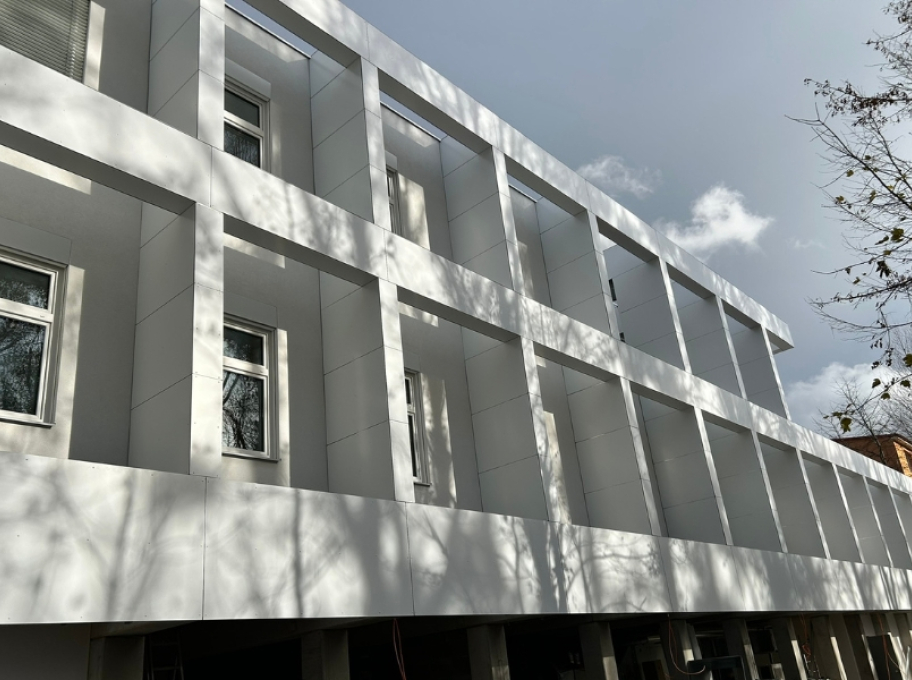 Probíhající výstavba dialyzačního střediska B. Braun Avitum v Třinci