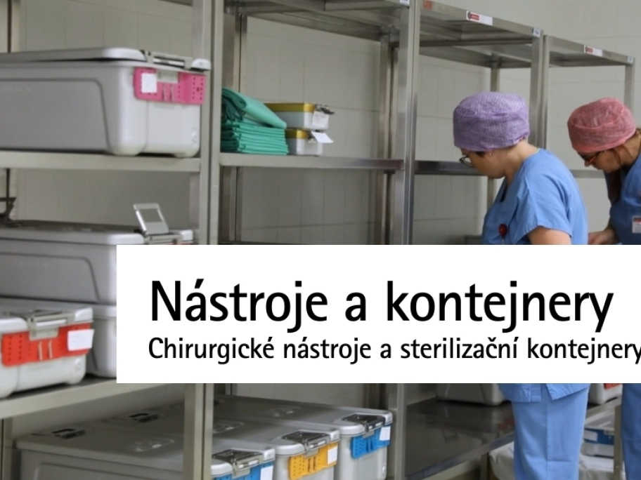 Chirurgické nástroje a sterilizační kontejnery Krajské nemocnice T. Bati ve Zlíně