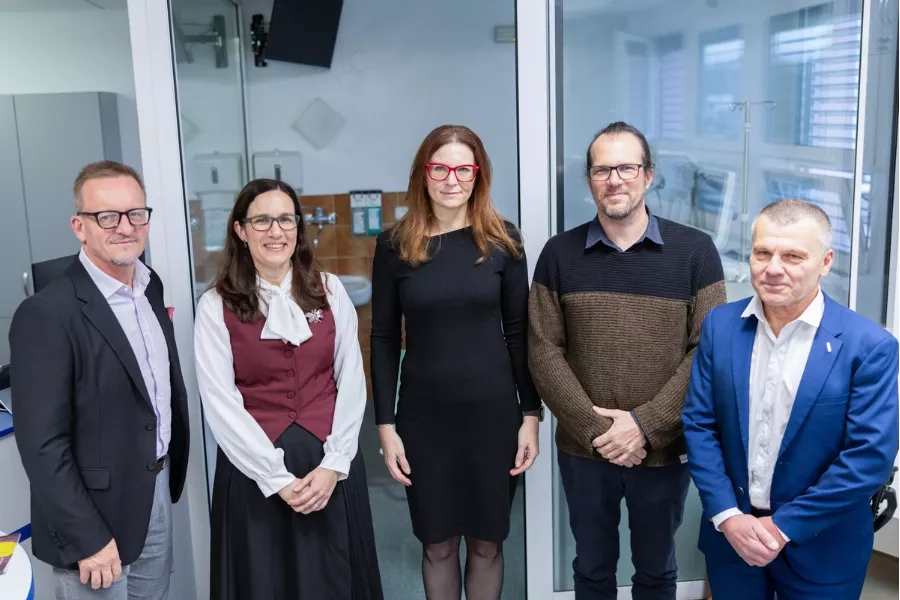 Zleva: Martin Kuncek, Marie Kršková Luxová, Silvie Rajnochová Bloudíčková, Josef, Lux, Petr Gorun