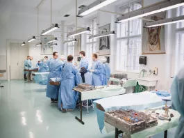 Kurz Aesculap Academy | Primárí a revizní endoprotetika kyčle