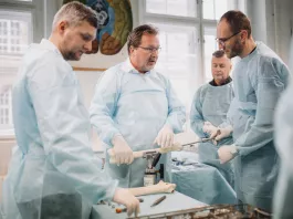 Kurz Aesculap Academy | Primárí a revizní endoprotetika kyčle