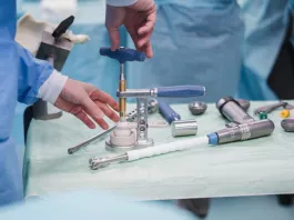 Kurz Aesculap Academy | Primárí a revizní endoprotetika kyčle