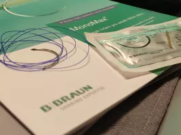 Monomax® je extra dlouhodobě vstřebatelný, monofilní, syntetický šicí materiál vyrobený z poly-4-hydroxybutyrátu, fialový.