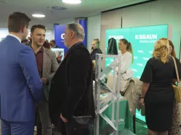 Naši obchodní konzultanti se všem naplno věnovali.