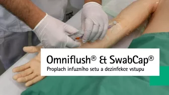 Stříkačka Omniflush® s uzávěrem SwabCap®