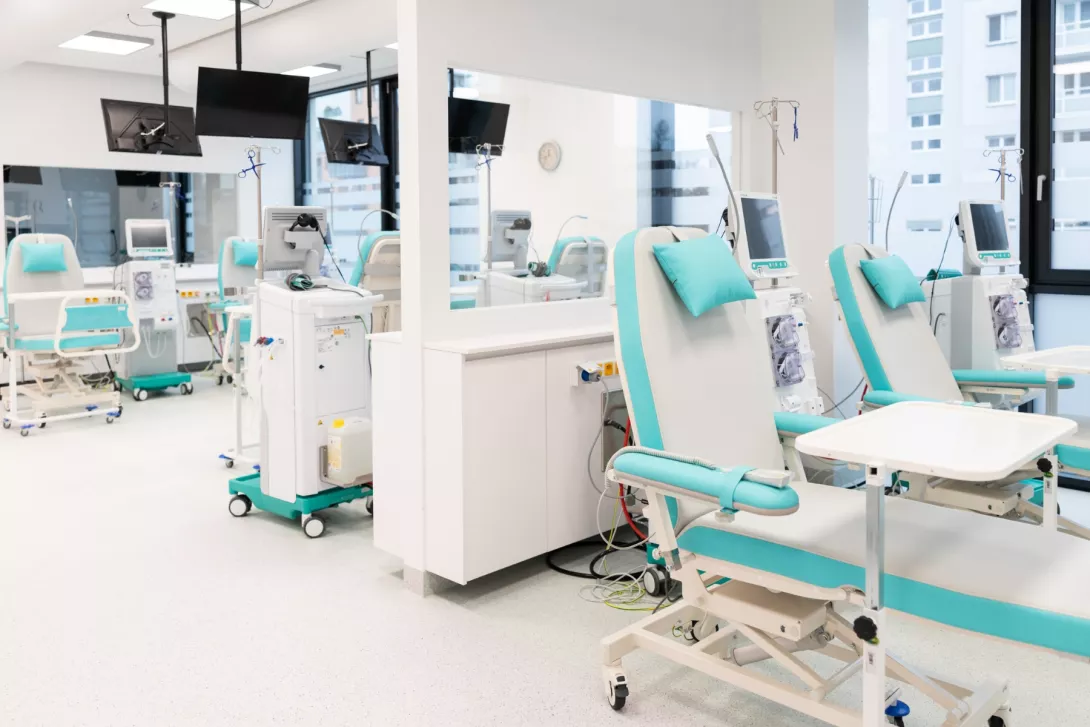 Dialyzační středisko Olomouc, záběr na moderní dialyzační sál