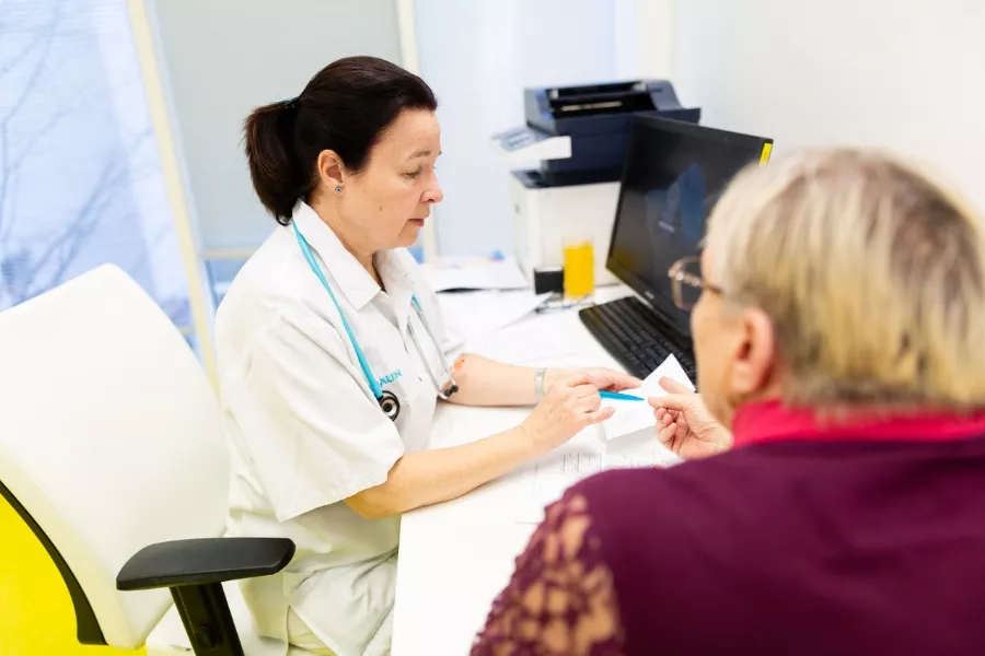 Konzultace během preventivního vyšetření u příležitosti Světového dne ledvin v nefrologických ambulancích B. Braun Avitum