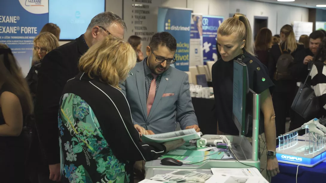 Kolem stánku B. Braun bylo neustále rušno.